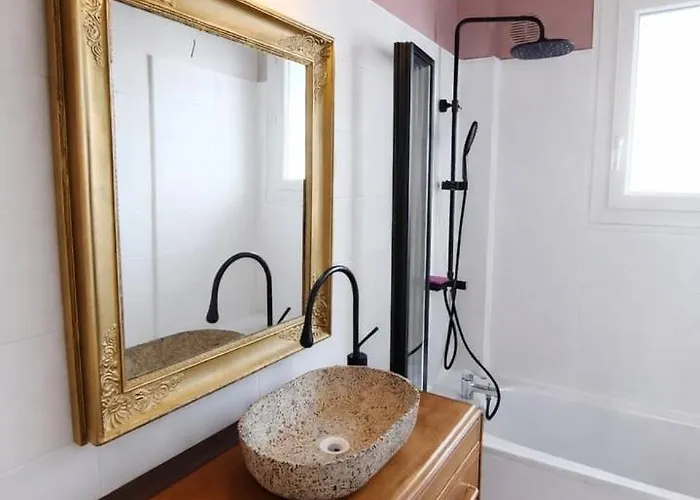 Cocon Moderne Avec Jardin Privatif - *